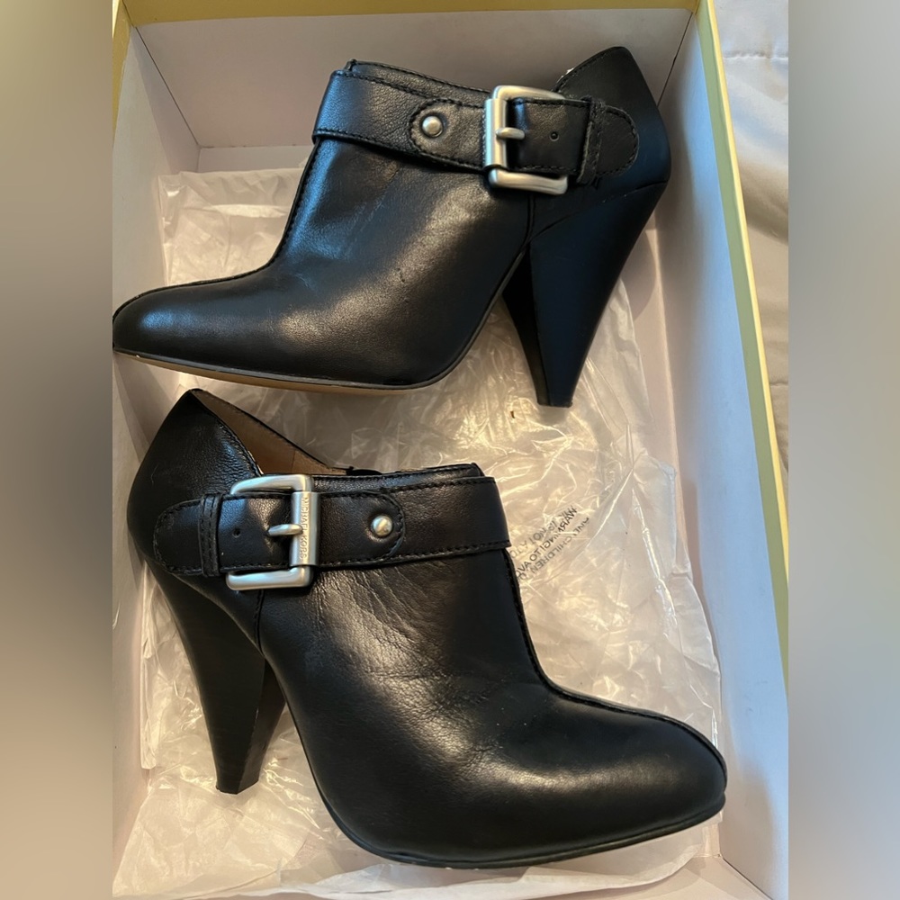 Micheal Kors Ankle boots